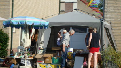 Rustige garagesale in de muziekbuurt
