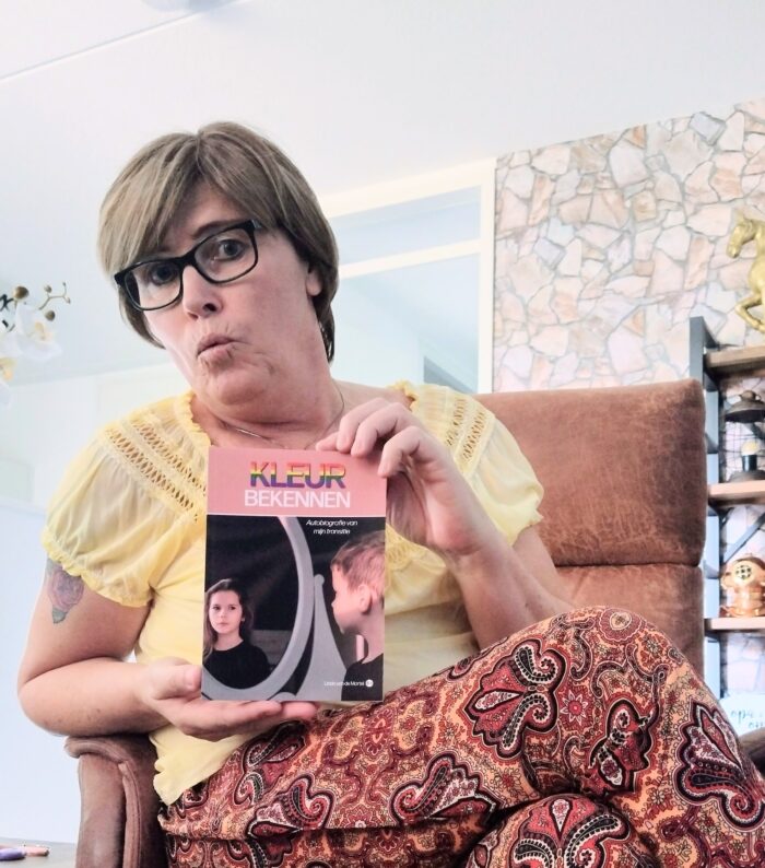 Vrijwilliger en transvrouw Linda schrijft autobiografie
