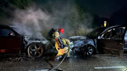 Twee auto’s volledig uitgebrand in Bakel