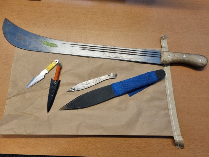 Wapenvondst en andere misstanden bij controle PIT