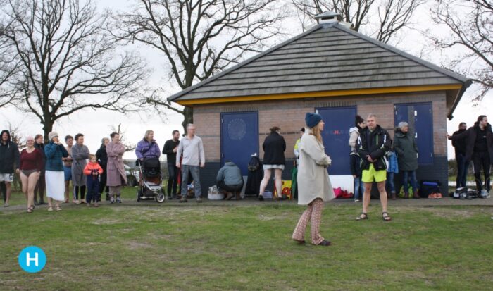 Diehards wagen Nieuwjaarsduik bij Berkendonk
