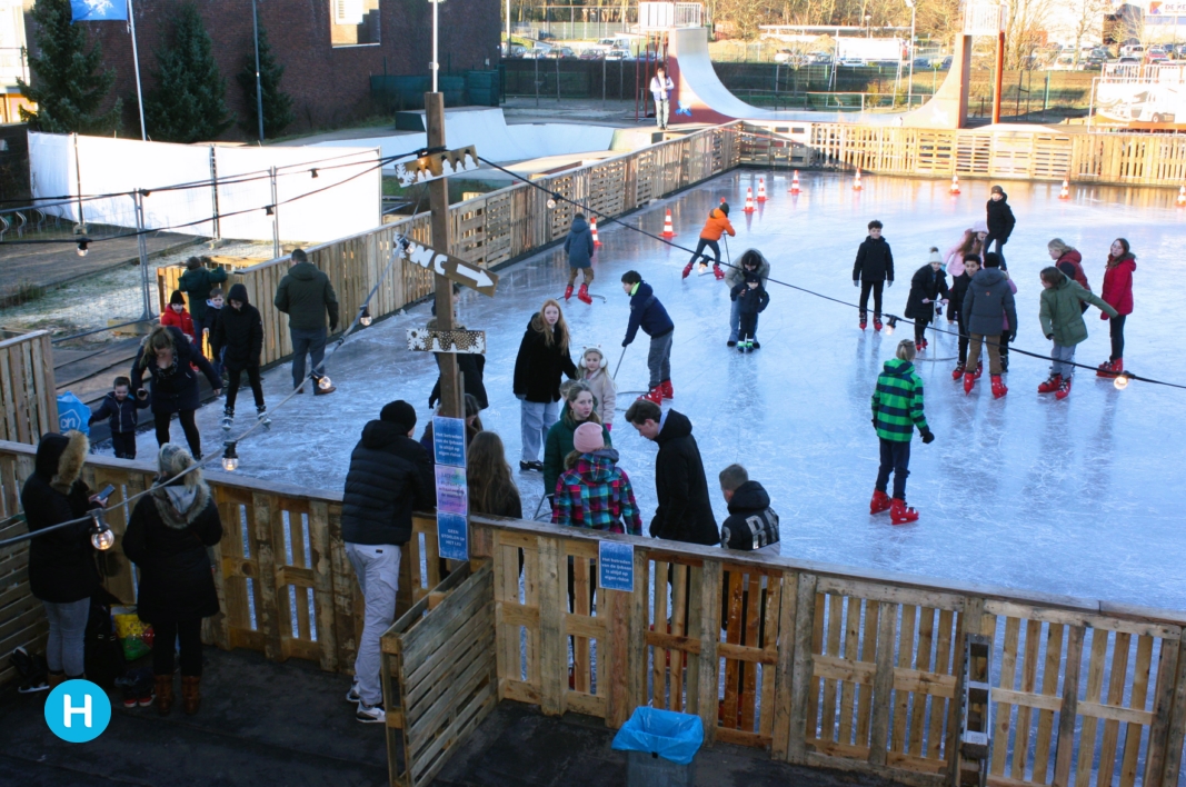 IJsbaan Brouwhuis klaar voor de schaatsers (video)