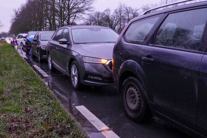 Meerdere auto’s botsen op Kanaaldijk Noordwest