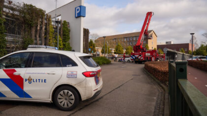 Man springt van derde etage parkeergarage Elkerliek