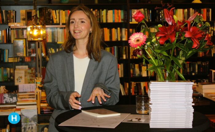 Helmondse Michelle de Vries debuteert met eerste dichtbundel