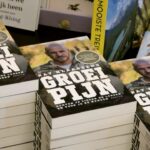 Ray Klaassens signeerde zijn bestseller in De Ganzenveer