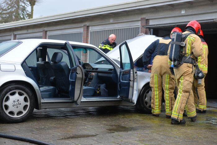 Geen eerste lenteritje voor oude Mercedes