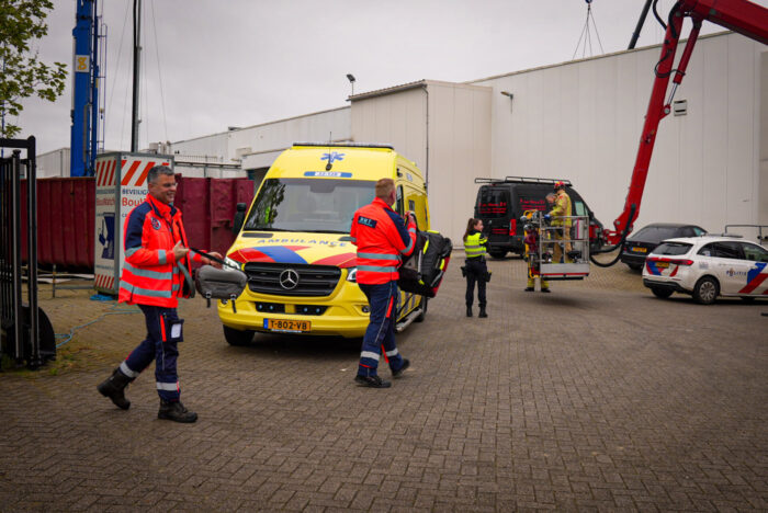 Man gewond bij dakwerkzaamheden in Helmond
