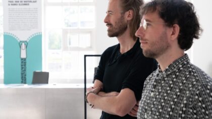 Kunstlokaal42 in teken van kleding en identiteit
