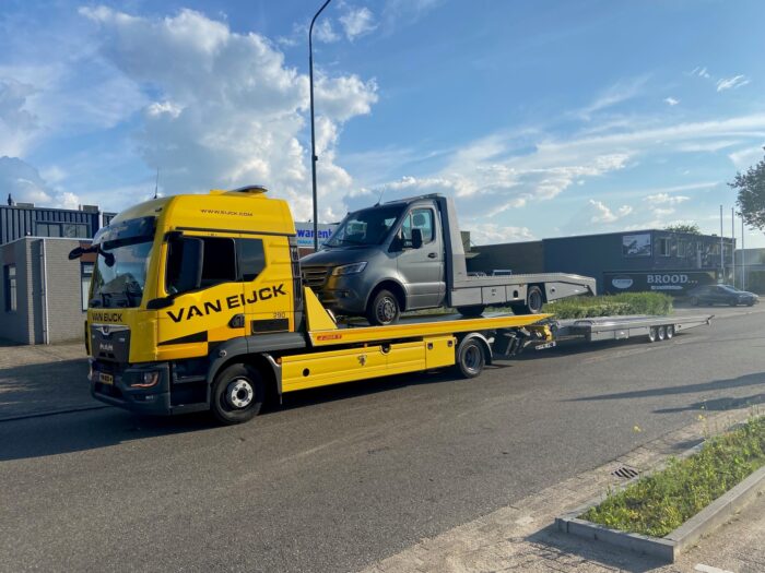 PIT vindt voor ton aan gestolen goederen bij garagebedrijven