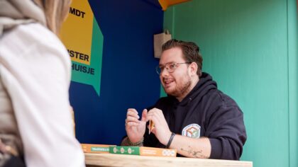 Helmonder maakt eenzaamheid onder jongeren bespreekbaar