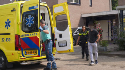 Gewonde man aangetroffen bij oprit woning in Helmond