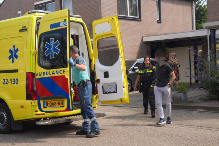 Gewonde man aangetroffen bij oprit woning in Helmond