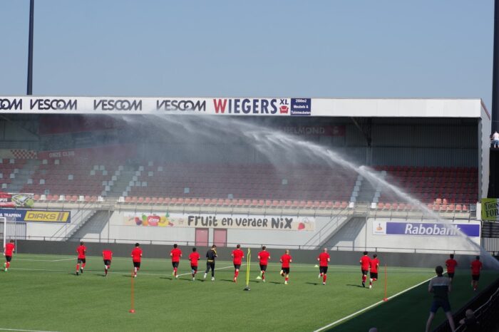 Zonnig debuut Hofland bij eerste training Helmond Sport