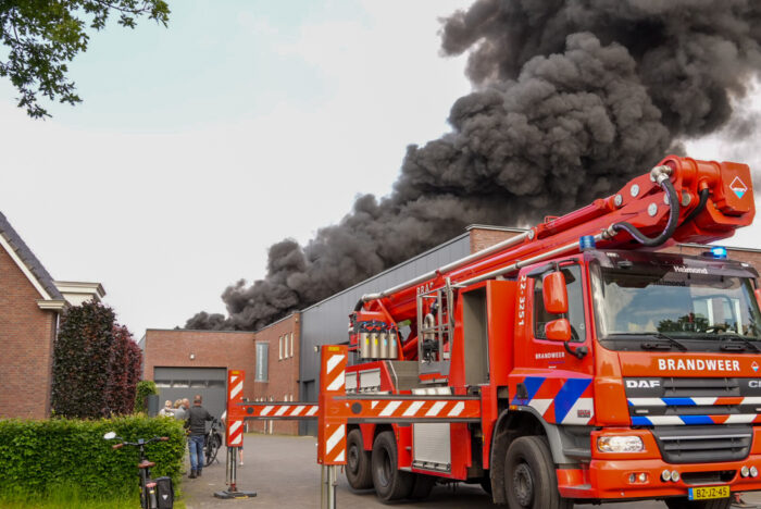 Ook Helmondse brandweer ingezet voor grote brand Milheeze