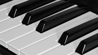 Helmondse toetsenist wil afstand tussen publiek en band wegnemen