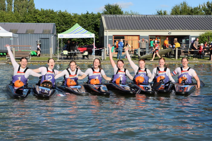 Leden van HWC De Helmvaarders bij WK Kanopolo in China