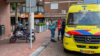 Scooterrijder gewond bij eenzijdig ongeval in de Kerkstraat