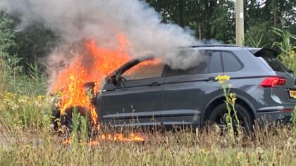 Opnieuw auto die spontaan in brand vliegt in Helmond