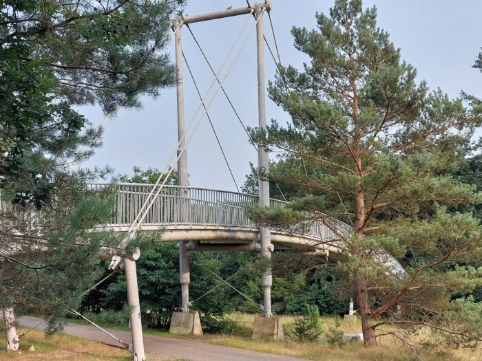 Automobilisten bekogeld met eieren vanaf fietsbrug Dierdonk
