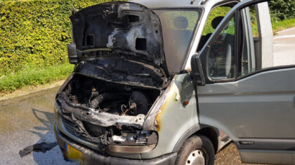 Vrachtauto spontaan in brand op Kanaaldijk Z.W.
