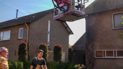 Brandweer Helmond opgeroepen voor klimopbrand in Heusden