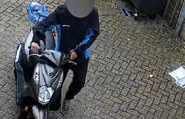 Politie zoekt scooterdief winkelcentrum Brouwhorst