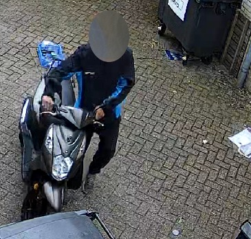Politie zoekt scooterdief winkelcentrum Brouwhorst
