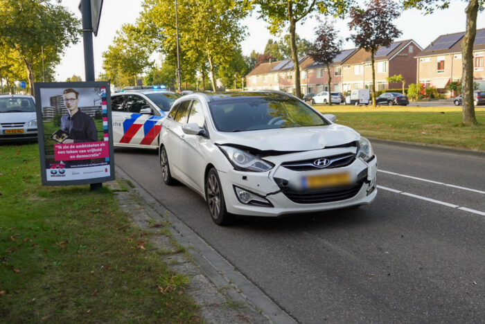Botsing met drie auto’s Nachtegaallaan in Helmond