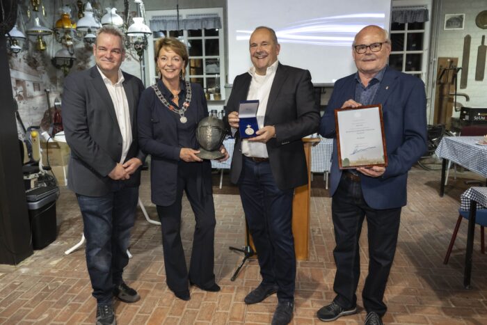 Koninklijke Erepenning voor schietsportvereniging De Helm
