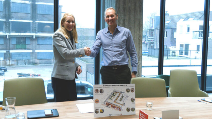 Bovenlaag oude V&D per 2027 omgetoverd tot woningencomplex