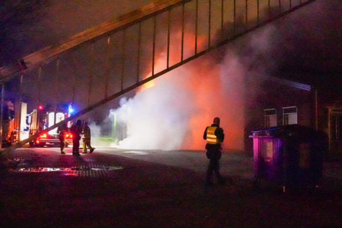Grote brand aan de Peeleik in Helmond