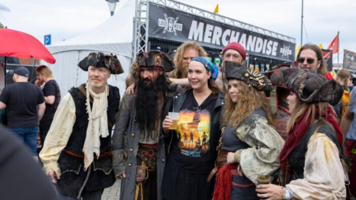 Cacaofabriek maakt vloedgolf aan bands Pirate Metal Party bekend