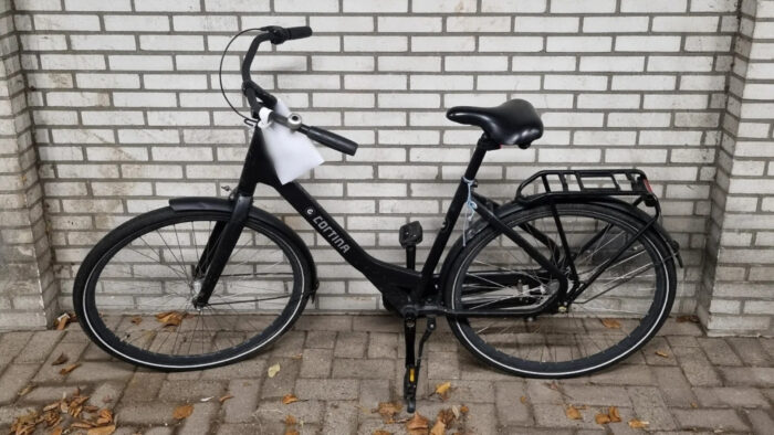 Politie zoekt eigenaars van twee mogelijk gestolen fietsen
