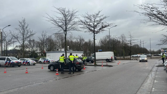 Politiecontroles in Helmond leveren twintig proces-verbalen op