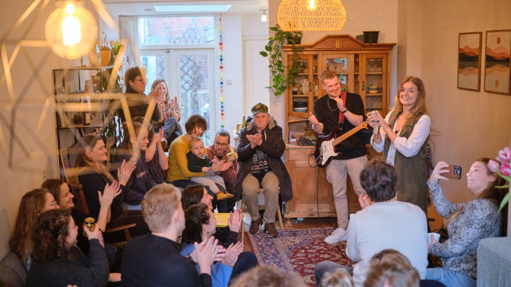 Gluren bij de Buren keert terug in Helmondse huiskamers