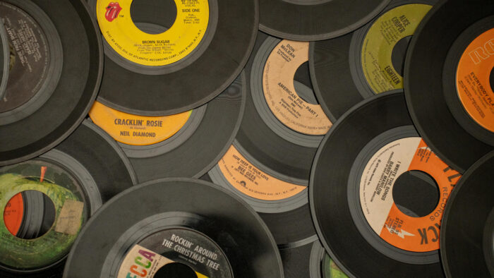 Uit je plaat gaan met Bee Gees-special op Dit is Helmond Radio