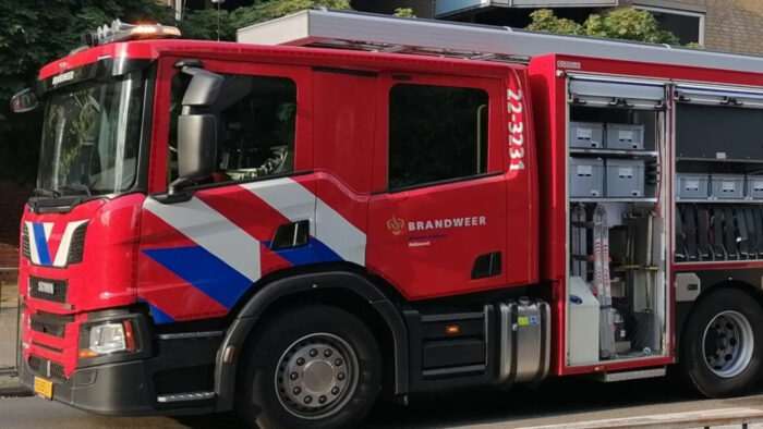 Auto in brand in parkeergarage