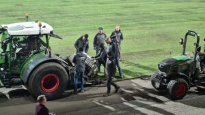 Grasmat nieuwe GS Staalwerken Stadion ligt erin