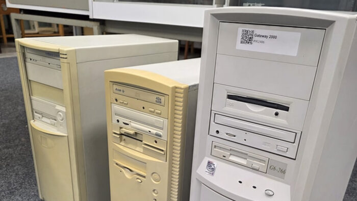 Helmonds HomeComputerMuseum speelt grootse rol in videoclip Joost Klein
