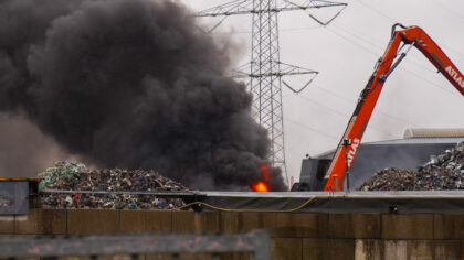 Brand in kraan afvalverwerkingsbedrijf Helmond