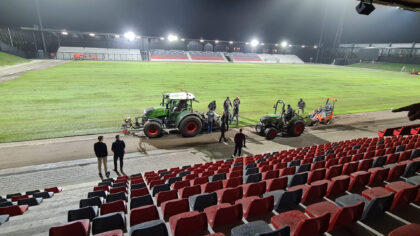 Grasmat nieuwe GS Staalwerken Stadion ligt erin