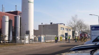 Lekkage gevaarlijke stoffen bij bedrijf aan de Zuiddijk in Helmond