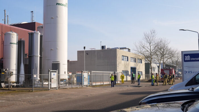 Lekkage gevaarlijke stoffen bij bedrijf aan de Zuiddijk in Helmond