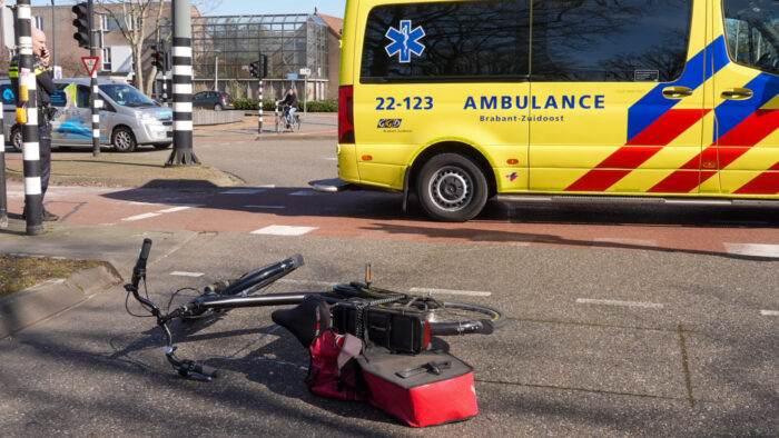 Fietsster raakt gewond bij oversteken van de Engelseweg