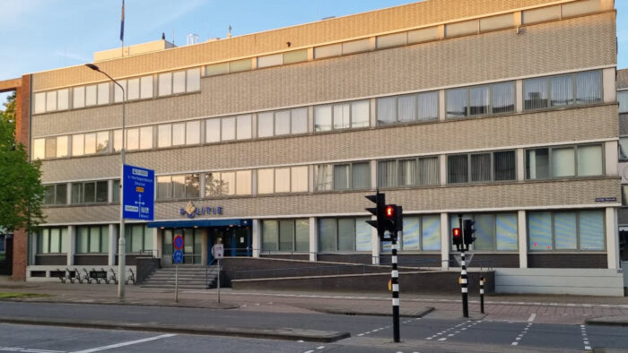Helmondse politie slingert twintig bellende en appende bestuurders op de bon