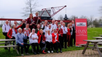 Helmondse Mondharmonica Vereniging (HMV) treedt op in Het Draaiorgelmuseum Helmond