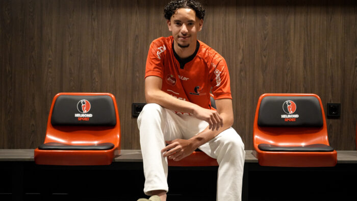 Jeugdspeler El Arnouki tekent profcontract bij Helmond Sport