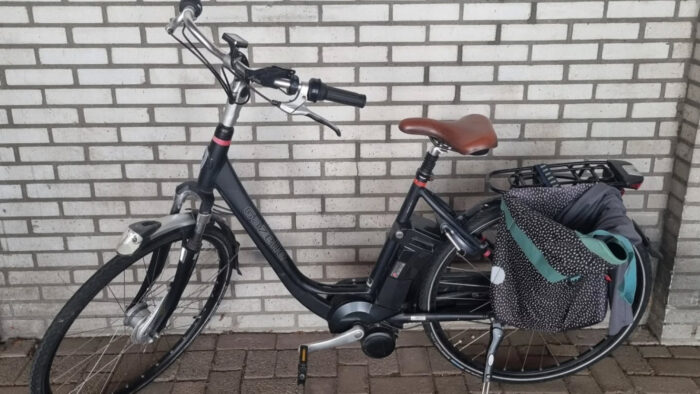 Helmondse politie zoekt rechtmatige eigenaar verlaten fiets Spoorstraat