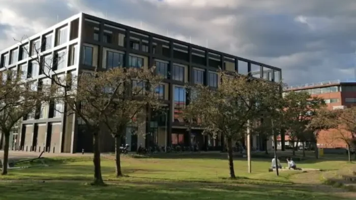 Huurdersvereniging en bewonerscommissie Houtsdonk in onzekerheid plannen gemeente